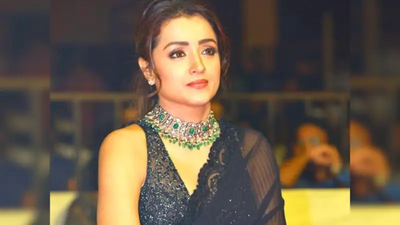 "நான் சீக்கிரமாக அரியணை ஏறுவேன்" அரசியலுக்கு வரும் திரிஷா..? அந்த ஒரு போஸ்டால் அதிர்ச்சியில் திரையுலகம்..!!