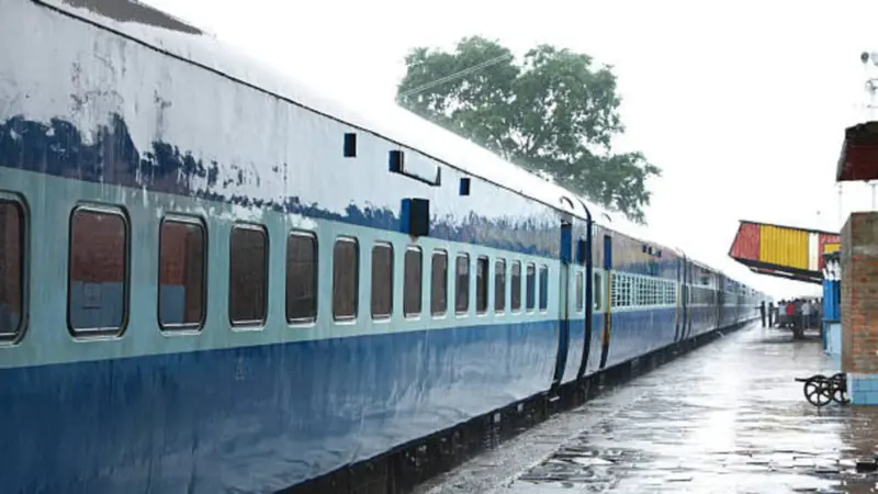 Special Trains : ఏపీ, తెలంగాణ ప్రయాణికులకు గుడ్‌న్యూస్.. స్పెషల్ ట్రైన్స్.. 50 స్టేషన్లలో స్టాప్‌!