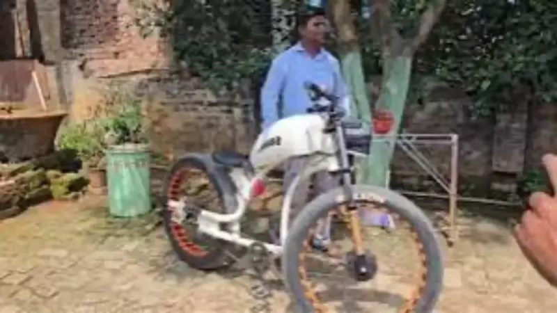 बिहार के पवन यादव की ई-साइकिल चर्चा में, 7 रुपए में 100KM का दावा...