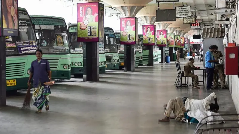 Tamil Nadu Assembly Elections 2026 | Thousands of voters stranded in Chennai due to lack of proper bus services