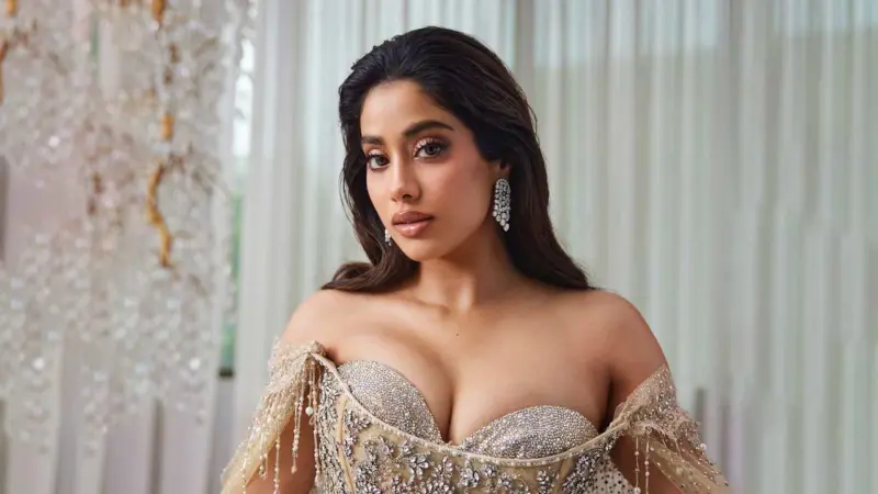 'ঘুম থেকে উঠে নিজের শরীর থেকেই অদ্ভুত গন্ধ পেতাম', জীবনের কোন দুঃসময় নিয়ে বললেন জাহ্নবী?