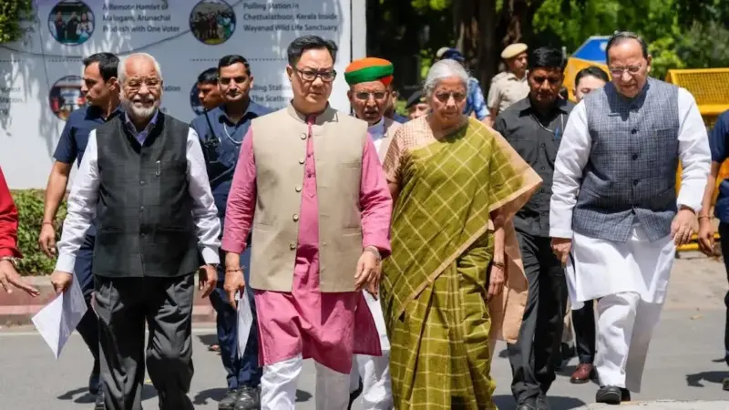 ఖర్గే వ్యాఖ్యలపై బీజేపీ ఆగ్రహం: కేంద్ర ఎన్నికల సంఘానికి ఫిర్యాదు
