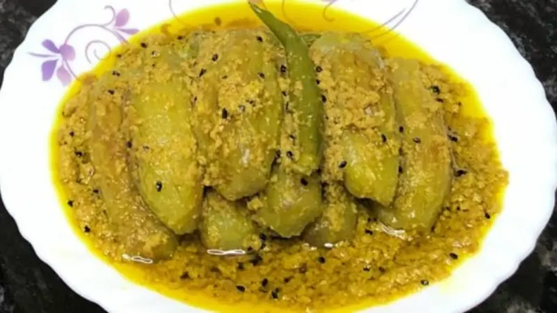 Easy Recipe: ছুটির দিনে স্বাদ বদল বাড়িতেই বানান অনুষ্ঠান বাড়ির মতো দই পটল