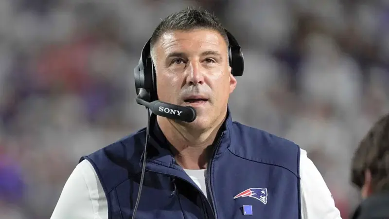 Mike Vrabel Could Make NFL History by Winning a Super Bowl as Both Player and Head Coach with the Same Franchise