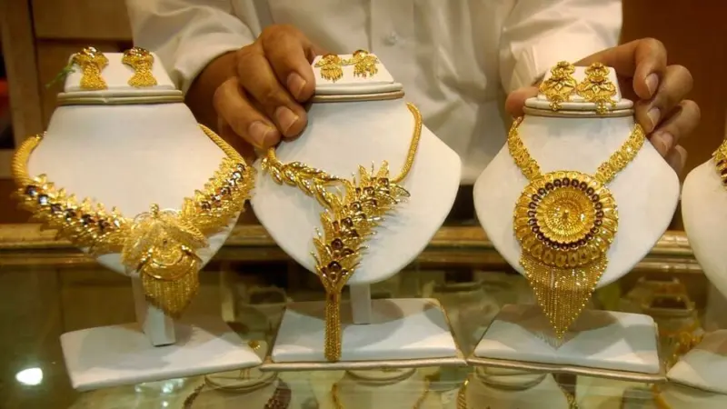 Gold price in India rallies by  ₹5000 in two weeks. Is it a right time to buy gold on Akshaya Tritiya?