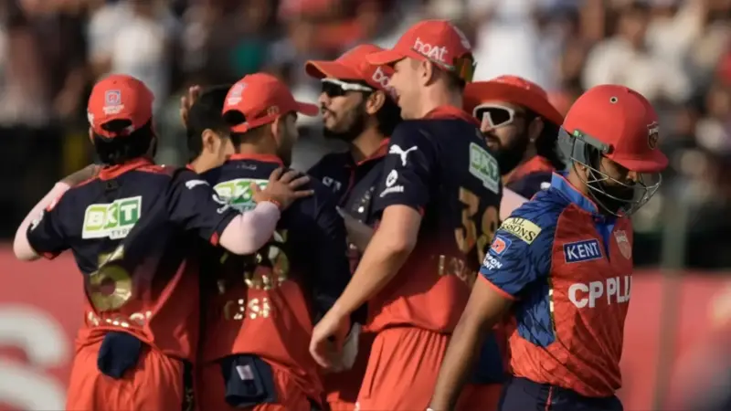 Punjab Kings love Snapchat, so they are making streaks- Netizens react as PBKS get reduced to 49/3 at the end of powerplay against RCB