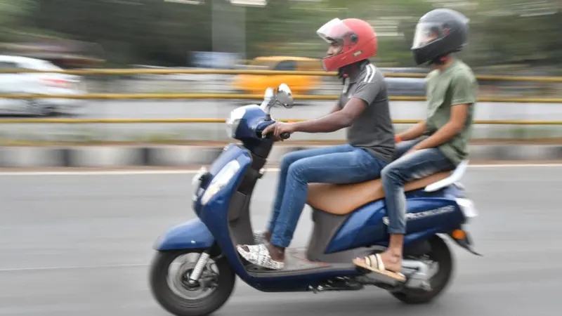 Karnataka Bike Taxi Ban: Rapido Halts Services, Ola & Uber Continue Amid Confusion, What Lies Ahead?