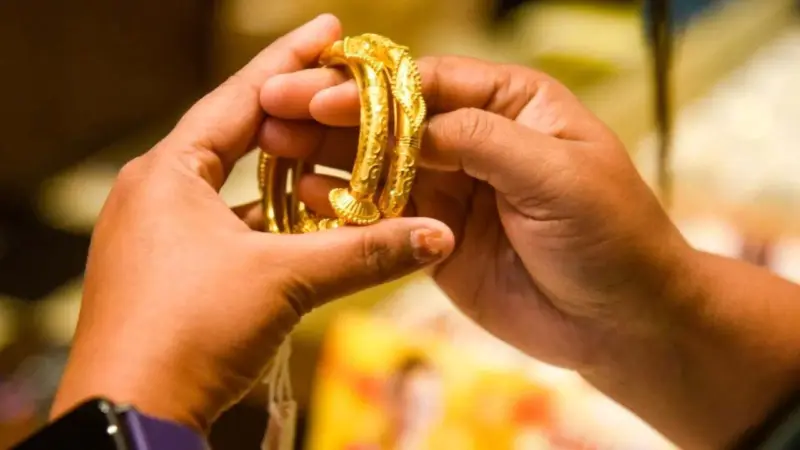 బంగారం కొనుగోళ్లకు ఇదే మంచి సమయం.. వెంటనే కొనేయండి.. ఎందుకంటే?