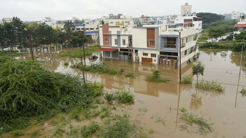 Karnataka rains: Overnight thundershowers leave Kolar, Mandya waterlogged