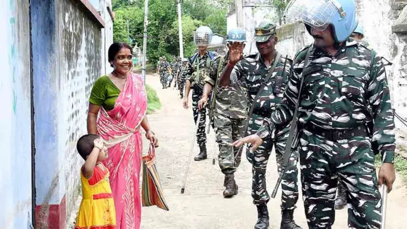 ভুল থেকে শিক্ষা! কেন্দ্রীয় বাহিনীর শরীরেও এবার কমিশনের ক্যামেরা