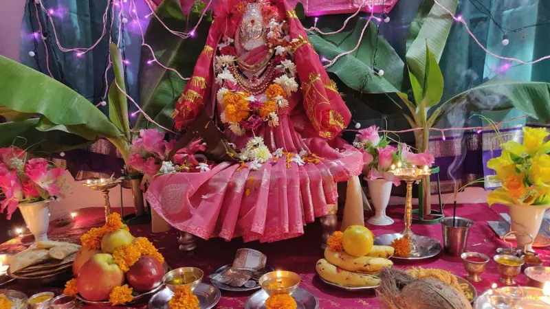 ஆன்மாவின் நிம்மதி: பூஜையறையை தூய்மையாக பராமரிக்க எளிதான 15 டிப்ஸ்!