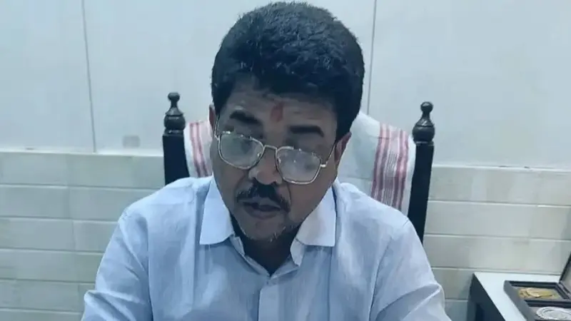 তোলাবাজির অভিযোগে গ্রেপ্তার তৃণমূল কাউন্সিলর মহেশ শর্মা, কলকাতায় ফের রাজনৈতিক চাপানউতোর