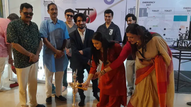 मुंबई के नेहरू सेंटर में 'कला कनेक्ट' की भव्य शुरुआत, 3 दिवसीय कला प्रदर्शनी में 2000 से अधिक कृतियां प्रदर्शित