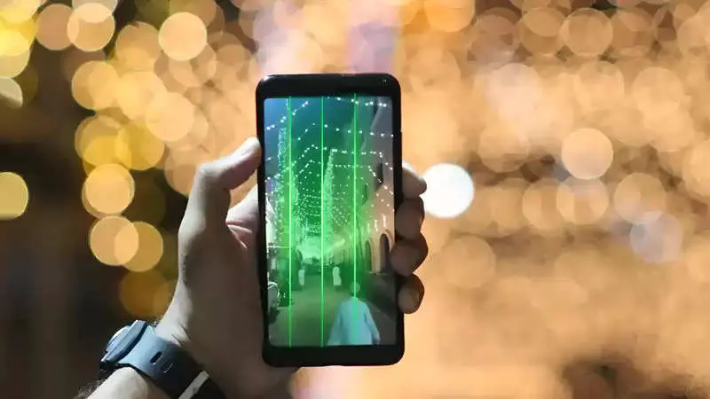 Curved or Flat: Curved or flat display for smartphone, which is better and why?