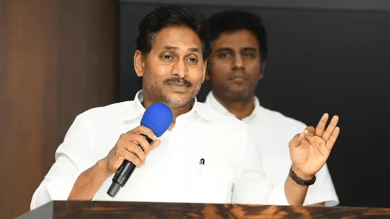 Y S Jagan: యేడాదిన్నర తర్వాత రాష్ట్రవ్యాప్తంగా పాదయాత్రను ప్రారంభిస్తా