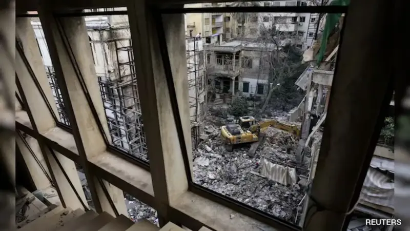 ట్రంప్ విజ్ఞప్తిని పట్టించుకోకుండా లెబనాన్‌ పై ఇజ్రాయెల్ వైమానిక దాడులు