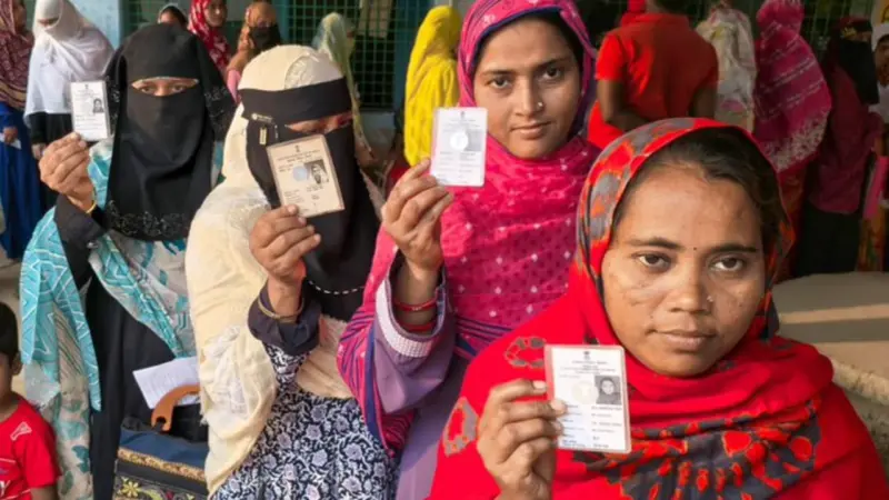 মুসলিম অধ্যুষিত এলাকায় ভোটের হার বেড়েছে ২০ শতাংশ পর্যন্ত, দিদির ফেরা না পরিবর্তনের ইঙ্গিত?