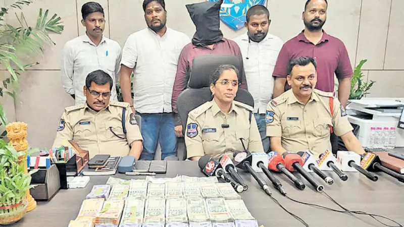 48 గంటల్లోనే నిందితుడి అరెస్ట్.. రూ.9.53 లక్షల నగదు స్వాధీనం