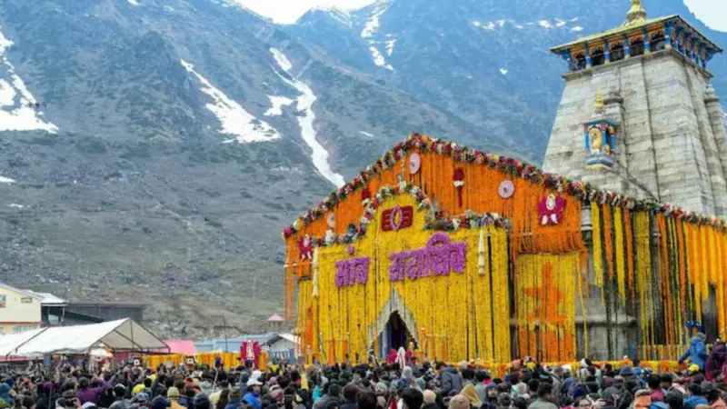 केदारनाथ धाम में नेताओं पर दान के पैसे खर्च करने का आरोप, कमेटी ने जांच की शुरू