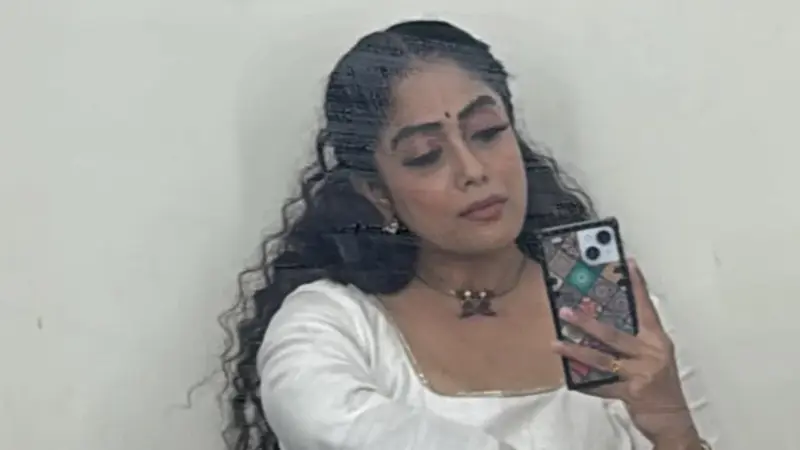 Bigg Boss Tamil 3 fame Abhirami Venkatachalam slams trolls on Instagram: 'Anyone expecting me to stand naked.'