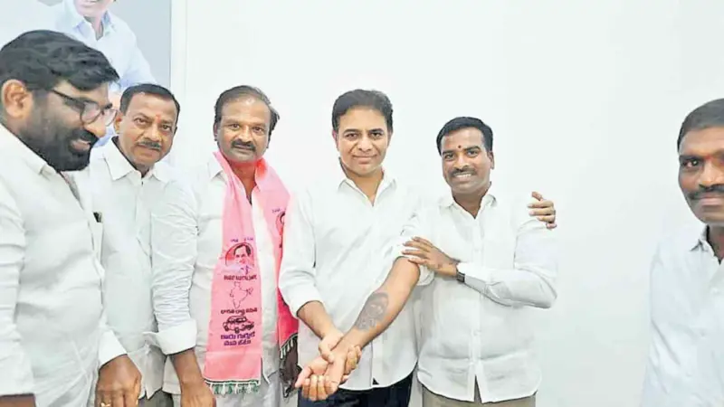 కేసీఆర్పై చెదిరిపోని అభిమానం