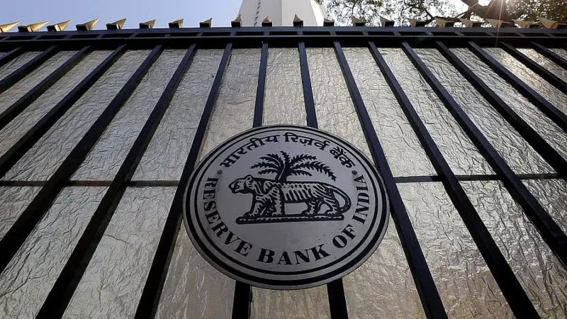 RBI weighs measures including rate hike to stabilise rupee