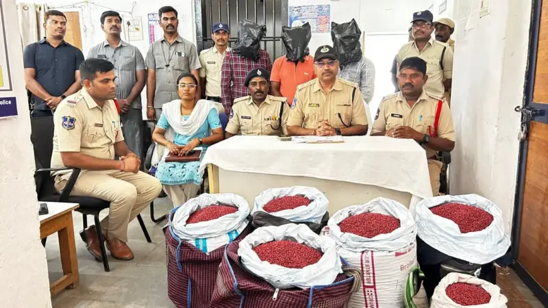 తాండూర్ లో నకిలీ పత్తి విత్తనాలు పట్టివేత