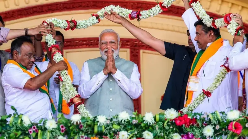 ব্রিগেডে 'মেগা' শপথ: মোদী-শাহ থেকে একাধিক মুখ্যমন্ত্রী, জাতীয় মঞ্চে বাংলা জয়ের সেলিব্রেশনে বিজেপি