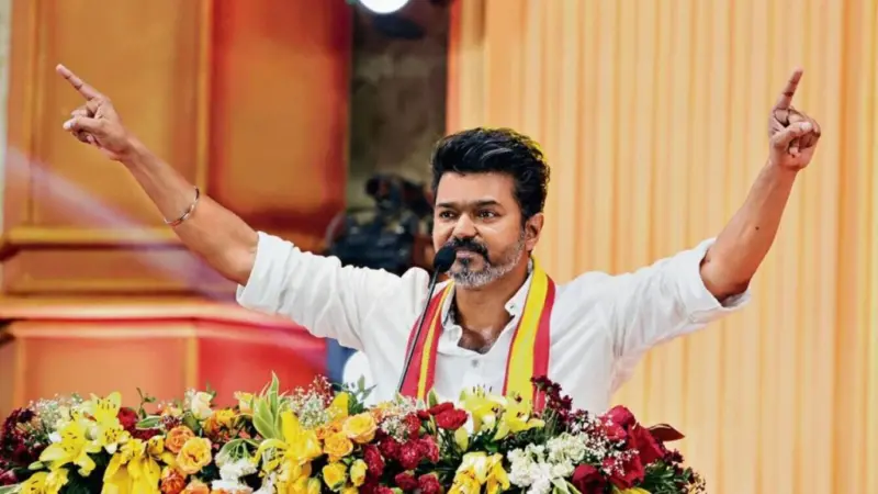 తమిళనాడులో నిశ్శబ్ద విప్లవం.. ఎన్టీఆర్ చరిత్రను విజయ్ తిరగరాయనున్నారా?