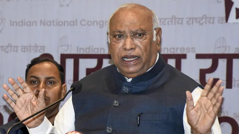 BJP slams Mallikarjun Kharge over 'illiterate' remark, seeks apology