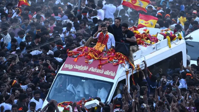 தொடரும் விஜய்யின் ஆன்மீக பயணம்.. நாளை வேளாங்கண்ணி மற்றும் நாகூர் தர்கா செல்ல திட்டம்!!