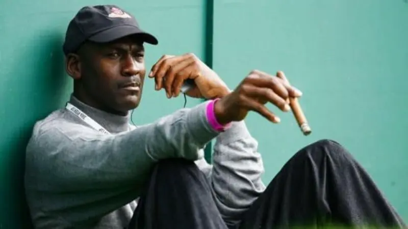 Quote of the day: Michael Jordan on failure and success - '.that is why I succeed'