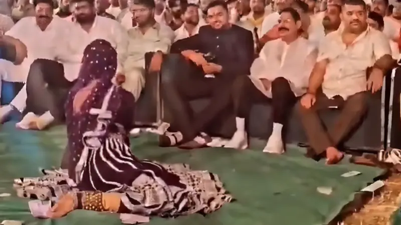 'राणा जी माफ करना गलती...', बिहार के बाहुबली विधायक अनंत सिंह के सामने डांस करती महिला का वीडियो वायरल