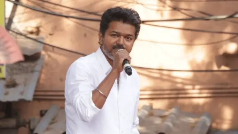BREAKING: பரப்புரையில் விபத்து. 16 பேர் மருத்துவமனையில் அனுமதி. விஜய்க்கு அடுத்தடுத்து அதிர்ச்சி..!