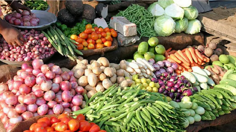 Vegetables Price: ಗಗನಕ್ಕೇರಿದ ತರಕಾರಿ ಬೆಲೆ, ರಸಂ ಮಾಡ್ತೀವಿ ಸಾಕು ಅಂತಿರೋ ಗ್ರಾಹಕರು!
