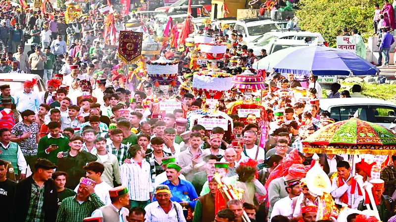 शान से निकली देवी-देवताओं की जलेब - Divya Himachal