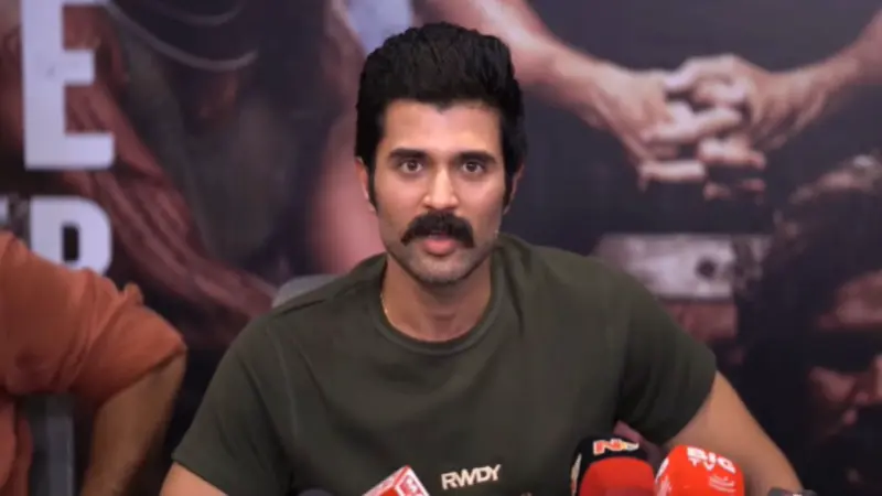 భయపెడుతున్నారు..కానీ నన్ను థియేటర్ కి రాకుండా ఆపలేరు - విజయ్ దేవరకొండ