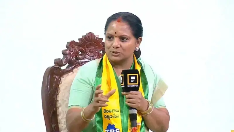 కేసీఆర్ పై కవిత మరోసారి విమర్శలు