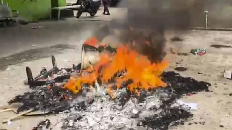 বুধবারও রাজ্যের নানা প্রান্তে ভোট-পরবর্তী হিংসার ছবি! অশান্তি রুখতে কড়া পুলিশ, জেসিবি-উদ্যাপনে নিষেধাজ্ঞা