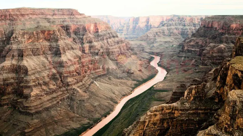 கிராண்ட் கேன்யன்: இயற்கையின் பிரமாண்ட அதிசயம்!