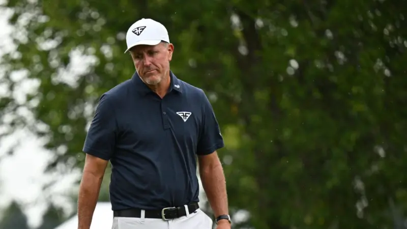Phil Mickelson Withdraws From 2026 Masters Tournament Due to Family Health Matter