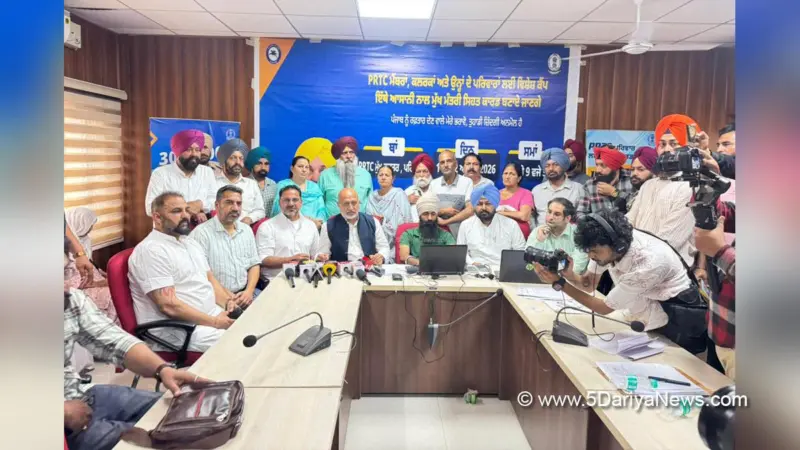 ਬਲਤੇਜ ਪਨੂੰ ਤੇ ਹਰਪਾਲ ਜੁਨੇਜਾ ਵੱਲੋਂ ਪੀ ਆਰ ਟੀ ਸੀ ਮੁਲਾਜ਼ਮਾਂ ਦੇ ਇਲਾਜ ਲਈ ਸਿਹਤ ਯੋਜਨਾ ਦਾ ਆਗਾਜ਼