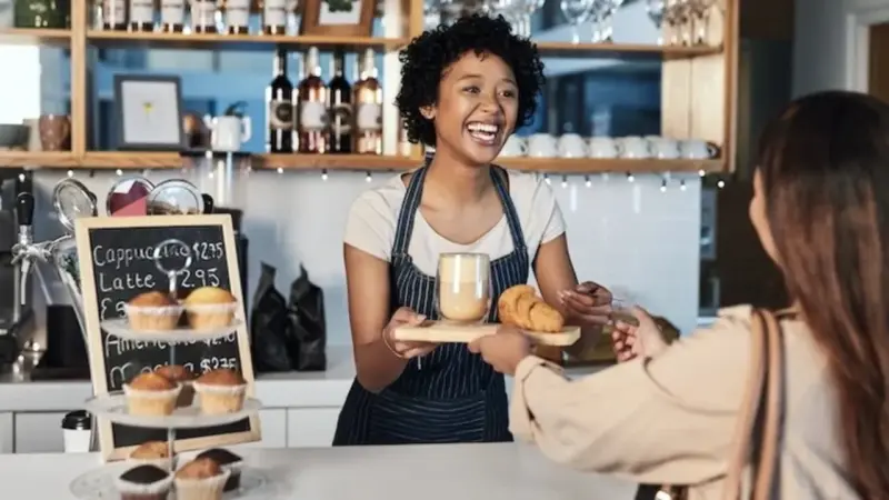 Small Business Ideas: कमी पैशात सुरू करा स्वतःचा व्यवसाय! 'हे' 8 भन्नाट कल्पना तुम्हाला करून देतील बंपर कमाई