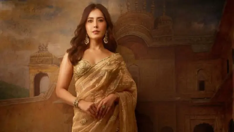 Raashii Khanna: పోలీస్ ఆఫీసర్గా రాశీ ఖన్నా.. 'లుఖ్కే' వెబ్ సిరీస్ క్రేజీ అప్డేట్!