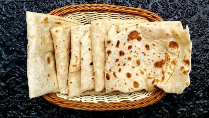 Roti Digestion Time: रोटी पचने के लिए क्या है जरूरी? जानिए रोटी पचने में कितना समय लगता है?