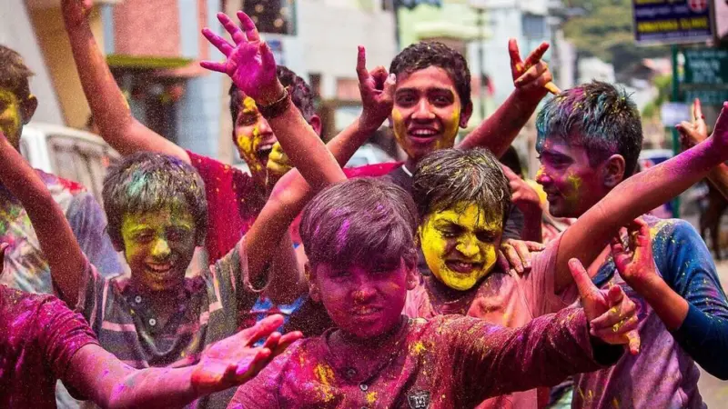 Holi 2025 bank holidays: Banks will be closed for three days this week in THESE cities | Check full list