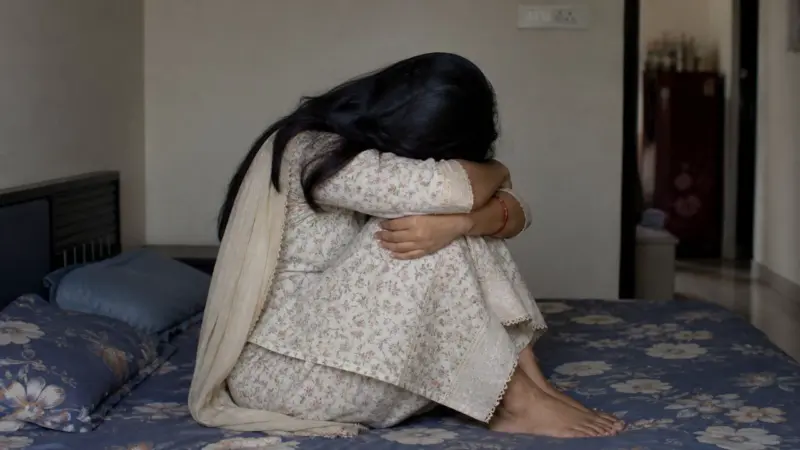 'फ्लैट में आते थे लड़के, पति से बनाते थे संबंध', पत्नी ने खोला बड़ा राज