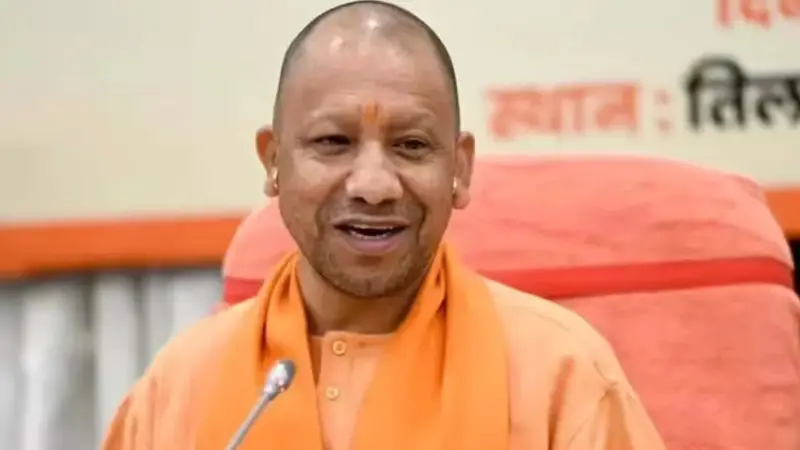 योगी सरकार का बड़ा तोहफा: यूपी में इन कर्मचारियों की सैलरी में बंपर इजाफा, जानें अब हर महीने कितने हजार आएंगे खाते में