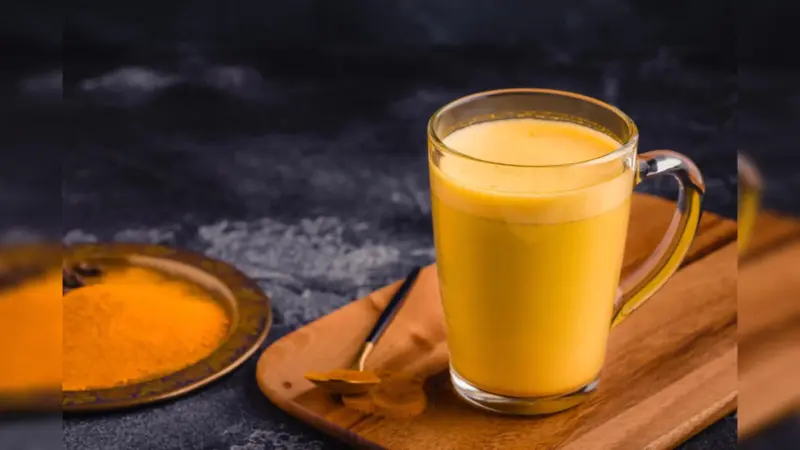 Why A Cup Of Turmeric Milk Before Bed Can Transform Your Health