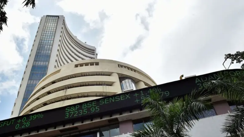 Stock Market Today 21 May: भारतीय शेयर बाजार में तेजी, सेंसेक्स 400 अंक के पार, हरे निशान में निफ्टी, डिफेंस शेयर में उछाल
